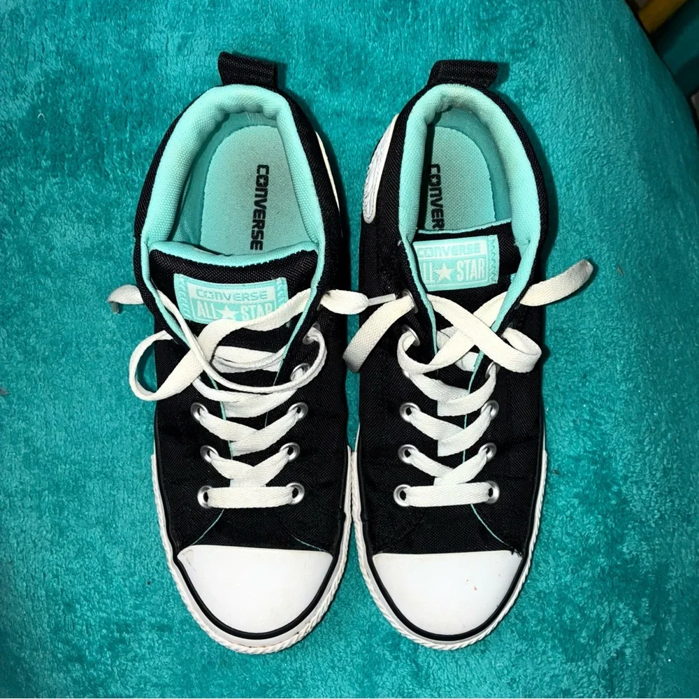 Converse Size:6 Junior Black, White and Turquoise Accent Sneakers - Picture 1 of 11